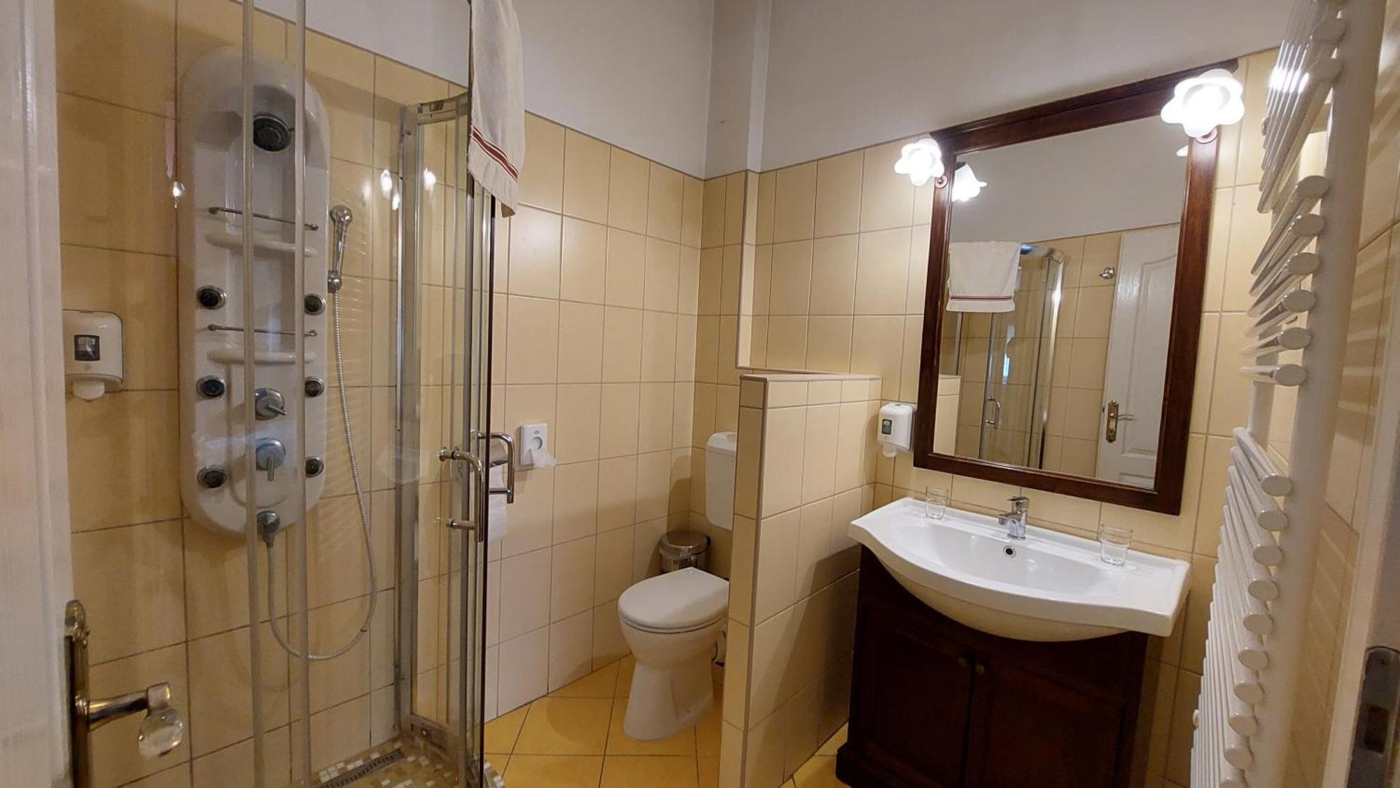 Oazis Hotel*** Nagykanizsa Eksteriør billede